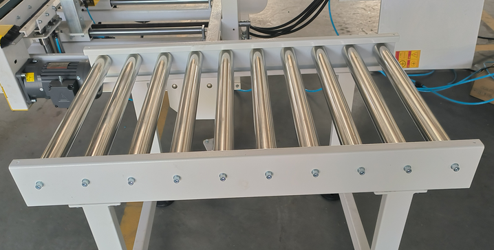  滾筒輸送線的動(dòng)力款和無動(dòng)力款有什么區(qū)別？